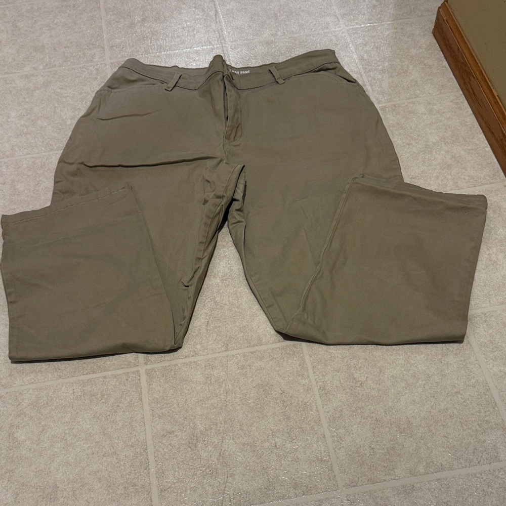 Women’s Tan Pants